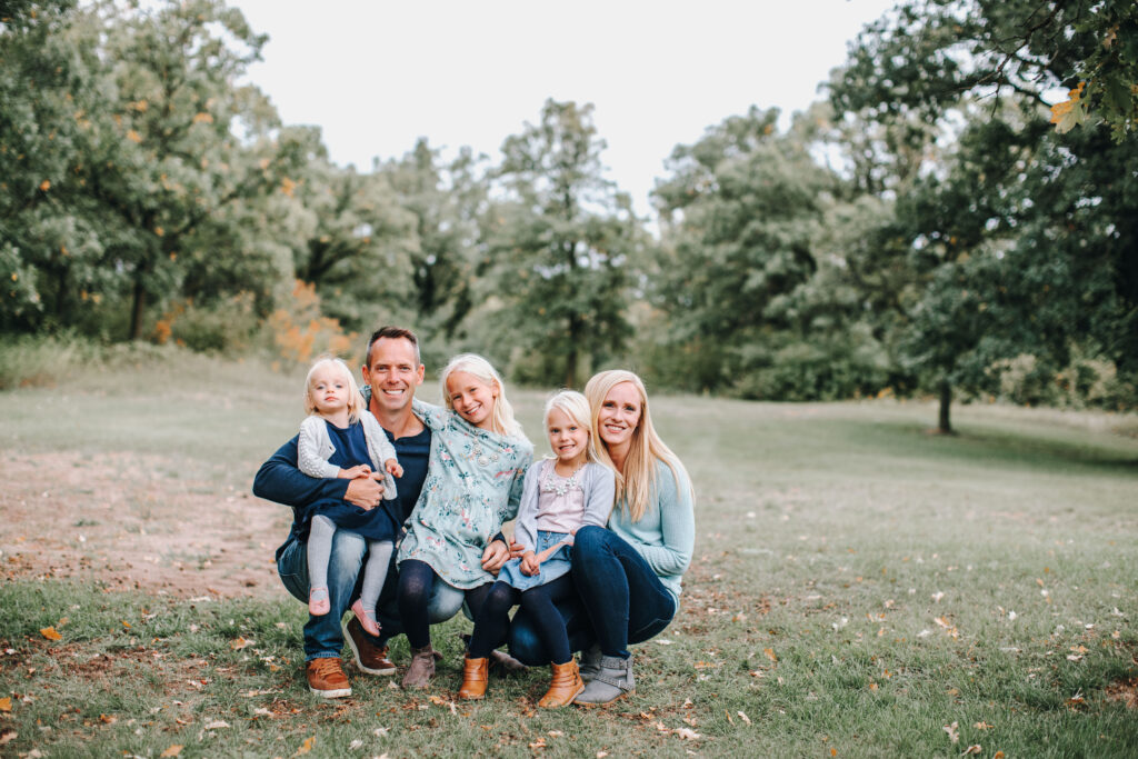 family photo mom and dad and three young girls